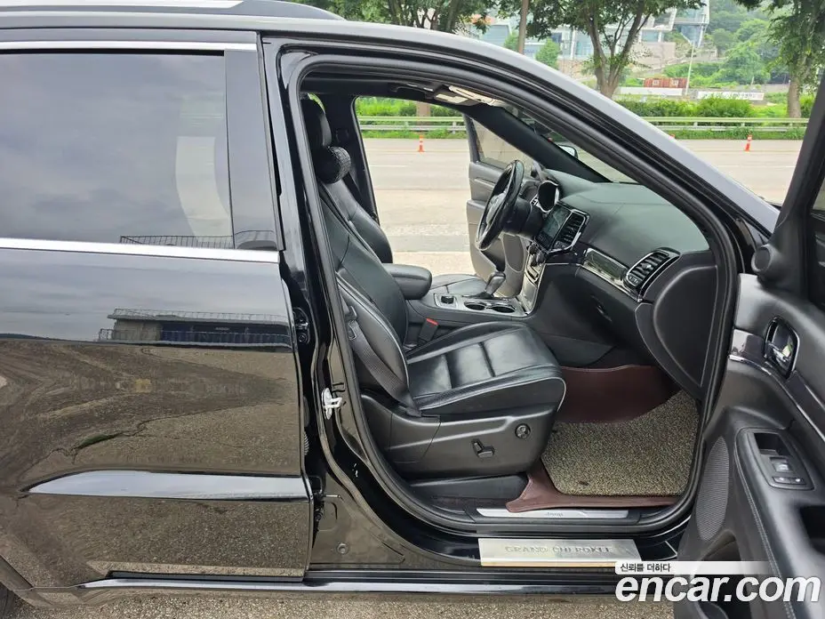 Jeep Cherokee 2019 3.6 автомат (гидро), фото 14