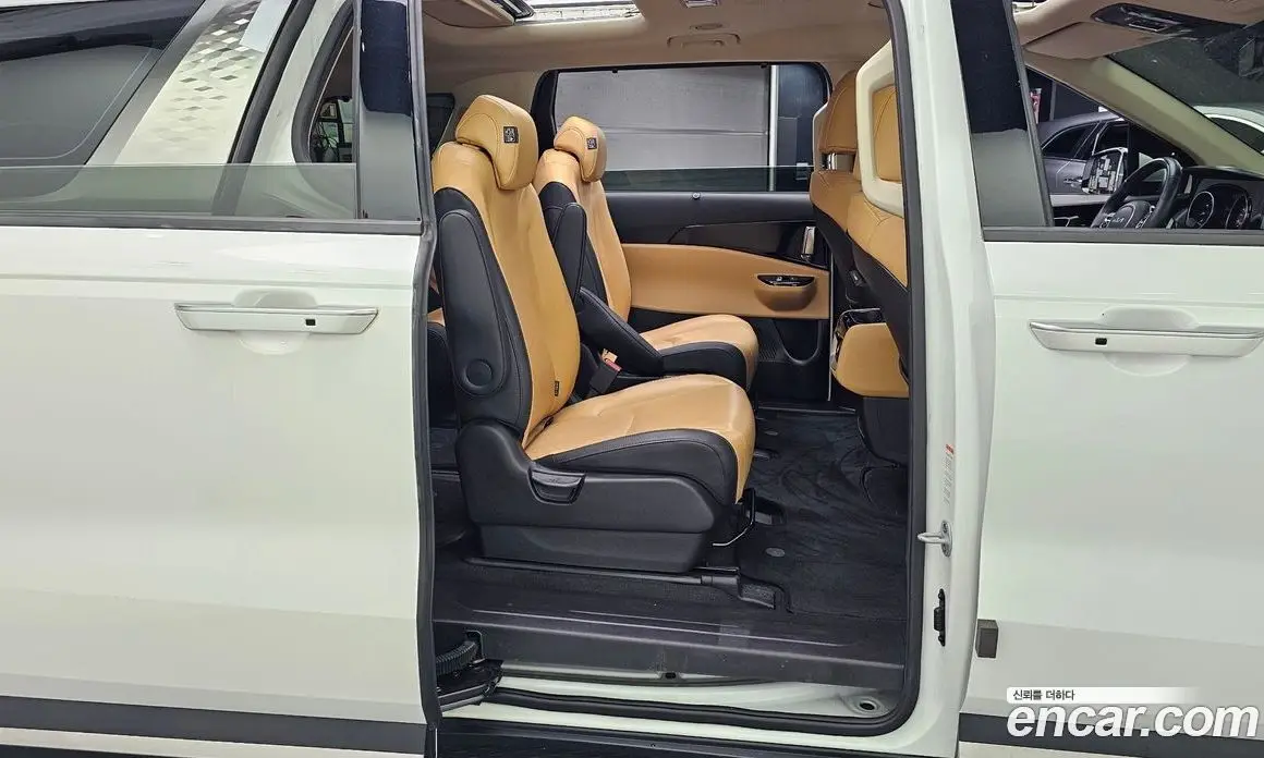Kia Carnival 2023 3.5 автомат (гидро), фото 12