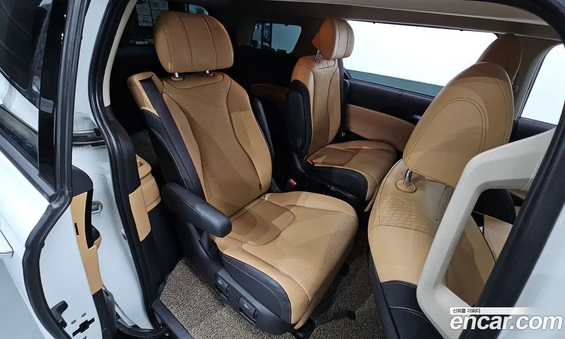 Kia Carnival 2023 3.5 автомат (гидро), фото 17