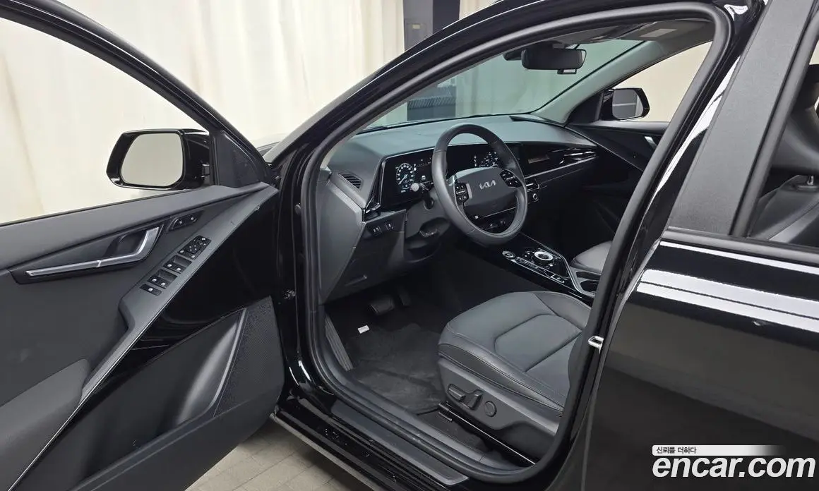 Kia Niro 2023 0.2 автомат (гидро), фото 12
