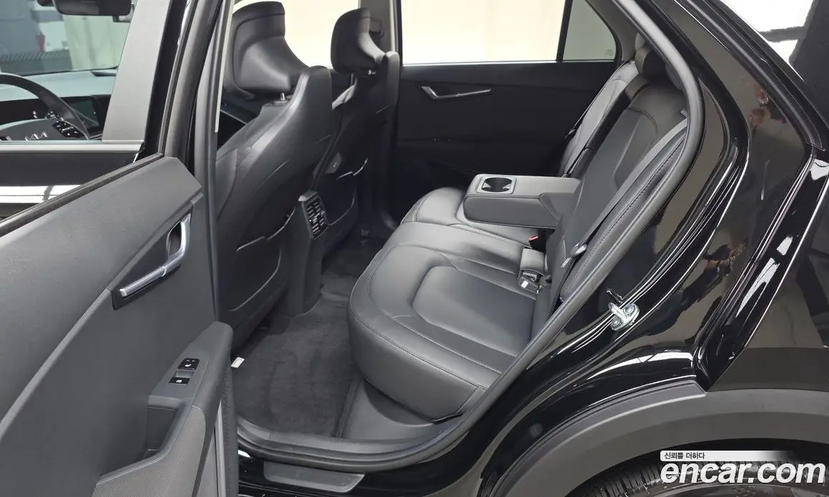 Kia Niro 2023 0.2 автомат (гидро), фото 16