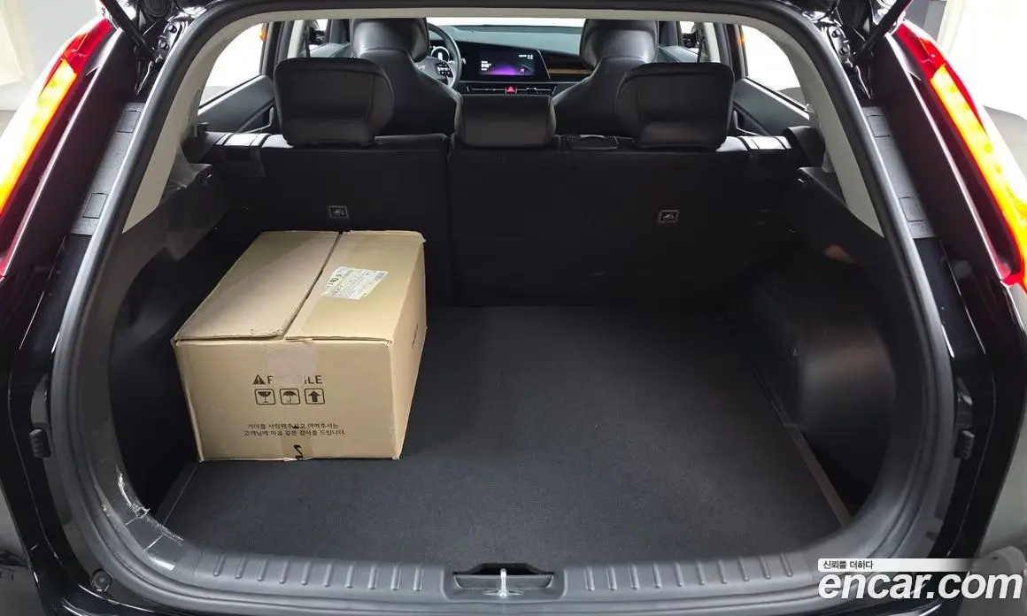 Kia Niro 2023 0.2 автомат (гидро), фото 26