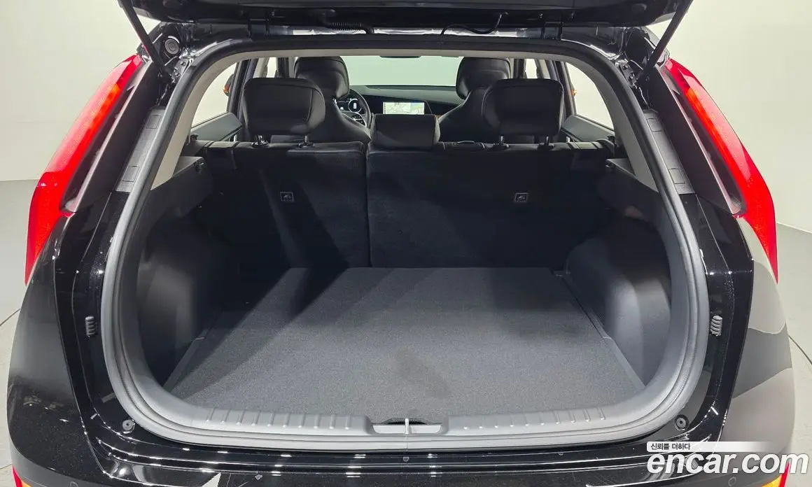 Kia Niro 2023 0.2 автомат (гидро), фото 25