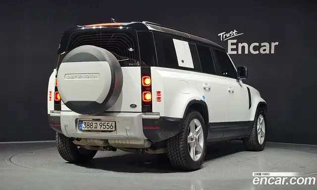 Land Rover Defender 2020 2.0 автомат (гидро), миниатюра 2