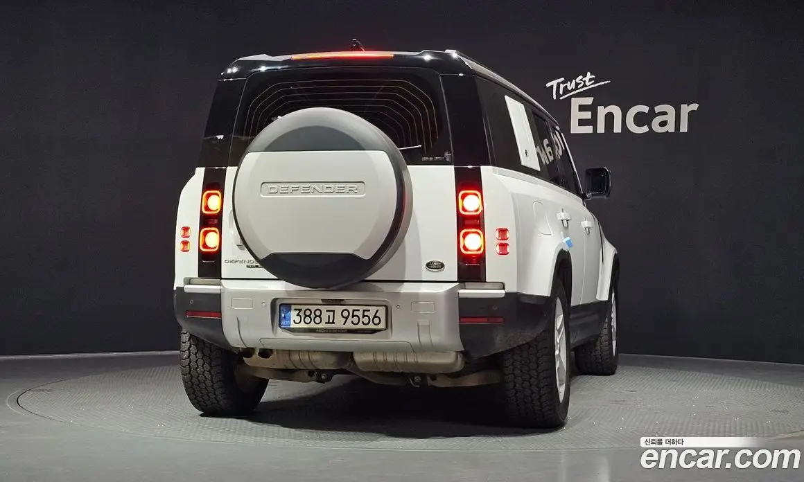 Land Rover Defender 2020 2.0 автомат (гидро), фото 4