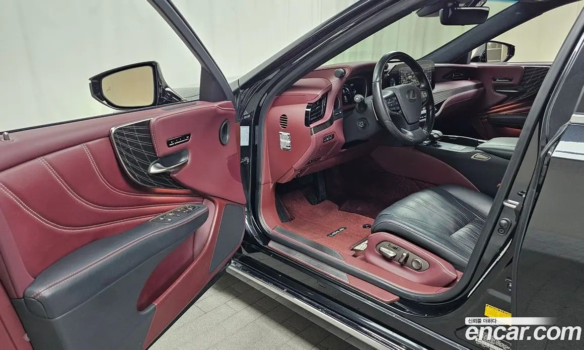 Lexus LS 2023 3.5 автомат (гидро), фото 12