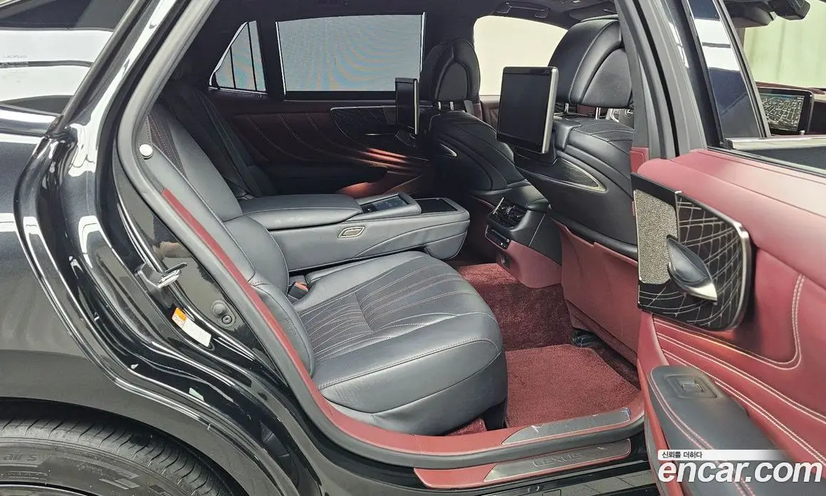 Lexus LS 2023 3.5 автомат (гидро), фото 16