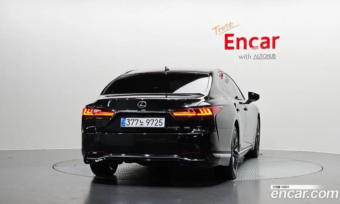 Lexus LS 2023 3.5 автомат (гидро), фото 3