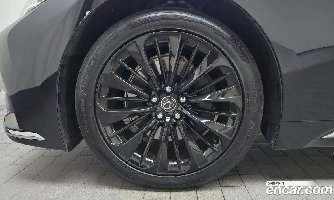 Lexus LS 2023 3.5 автомат (гидро), фото 4
