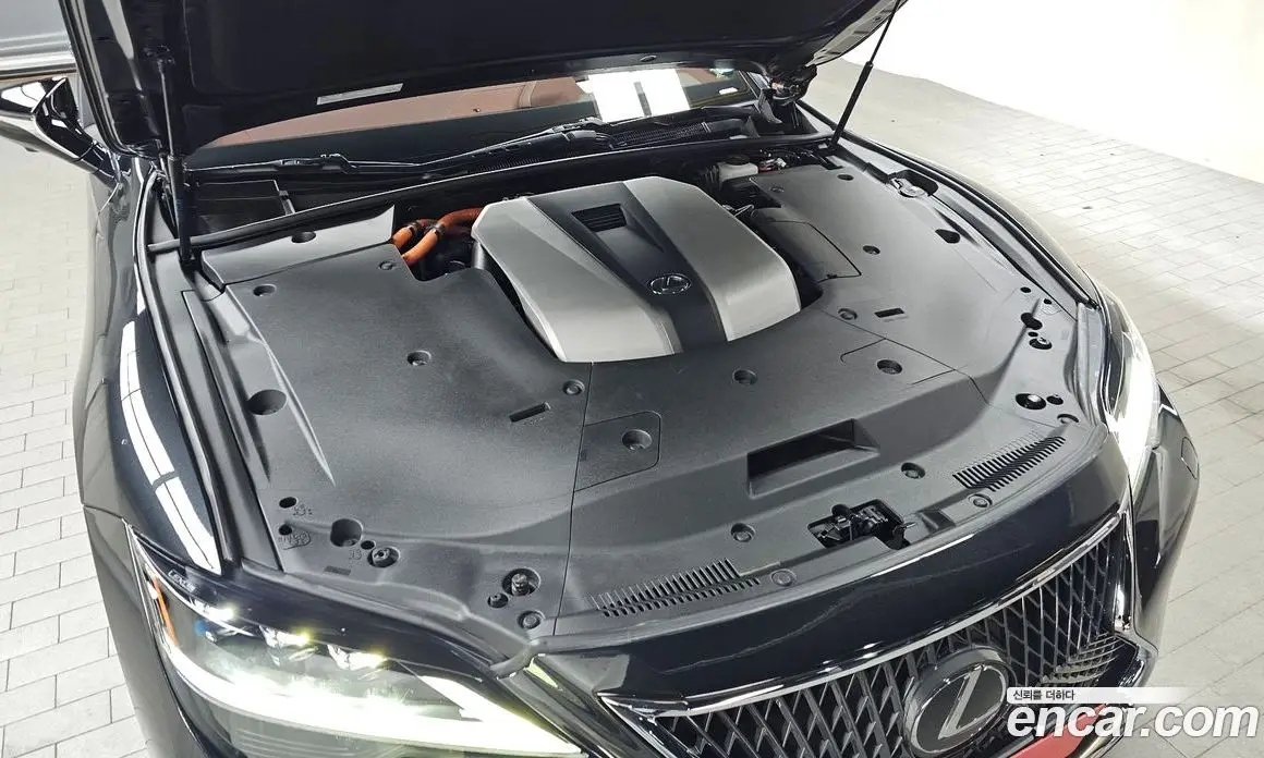 Lexus LS 2023 3.5 автомат (гидро), фото 5