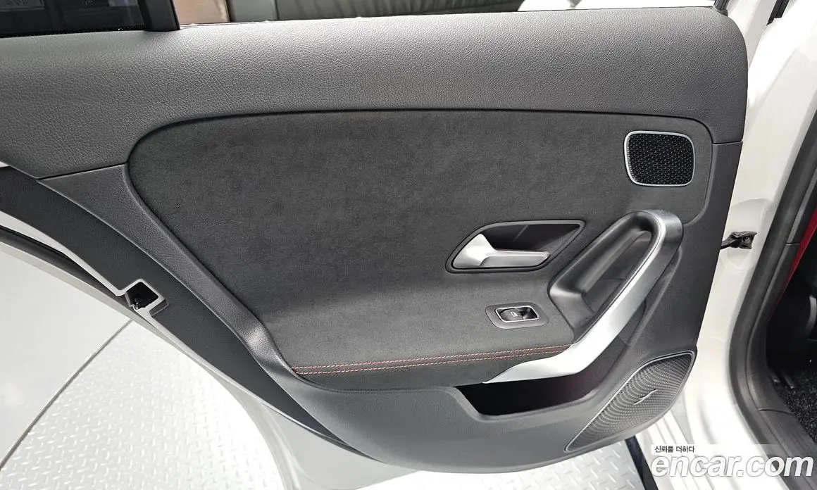 Mercedes-Benz A-Class 2025 2.0 автомат (гидро), фото 15
