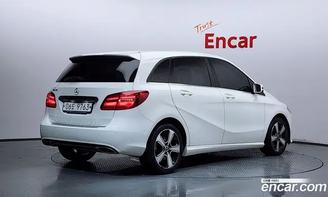 Mercedes-Benz B-Class 2018 2.0 автомат (гидро), миниатюра 2