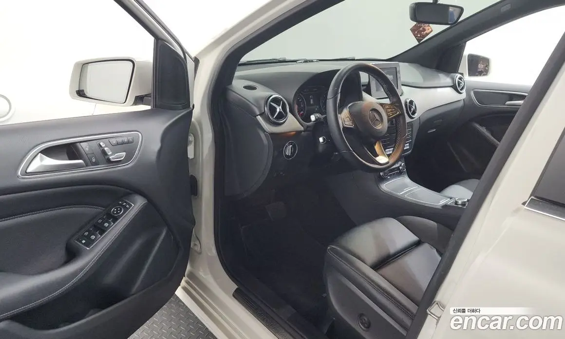 Mercedes-Benz B-Class 2018 2.0 автомат (гидро), фото 13