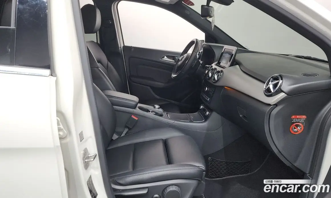 Mercedes-Benz B-Class 2018 2.0 автомат (гидро), фото 16