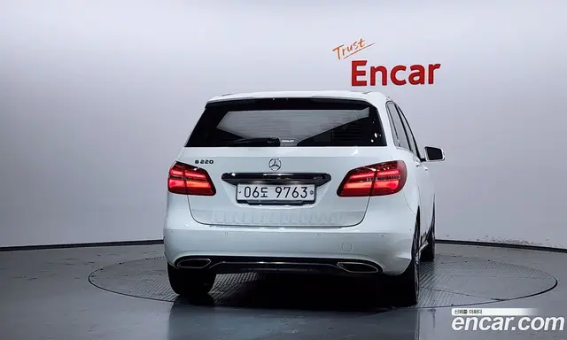 Mercedes-Benz B-Class 2018 2.0 автомат (гидро), миниатюра 4