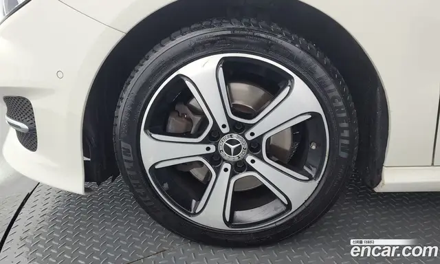 Mercedes-Benz B-Class 2018 2.0 автомат (гидро), миниатюра 5