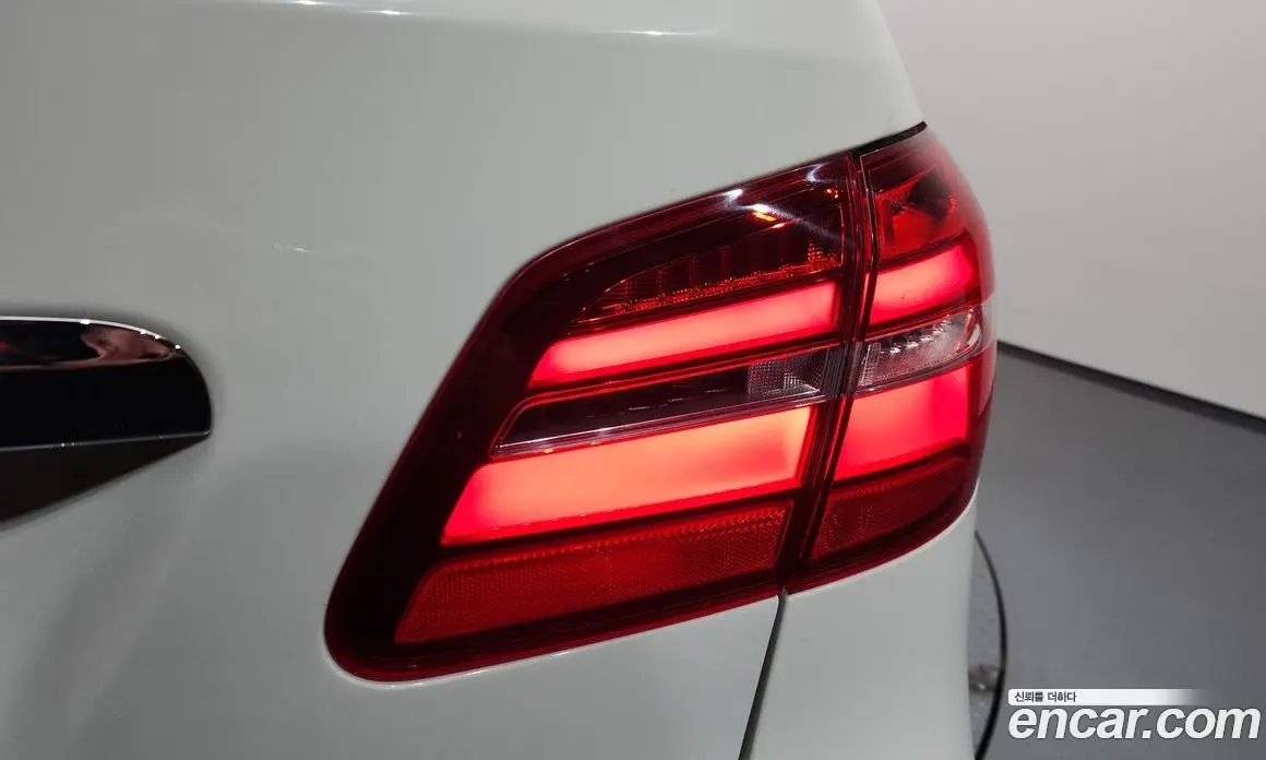 Mercedes-Benz B-Class 2018 2.0 автомат (гидро), фото 9