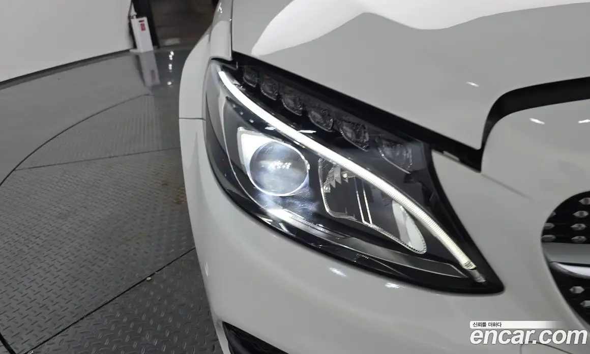 Mercedes-Benz C-Class 2018 2.0 автомат (гидро), фото 8