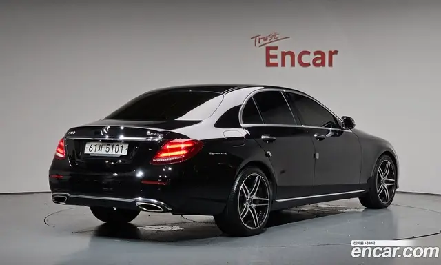 Mercedes-Benz E-Class 2017 2.0 автомат (гидро), миниатюра 2
