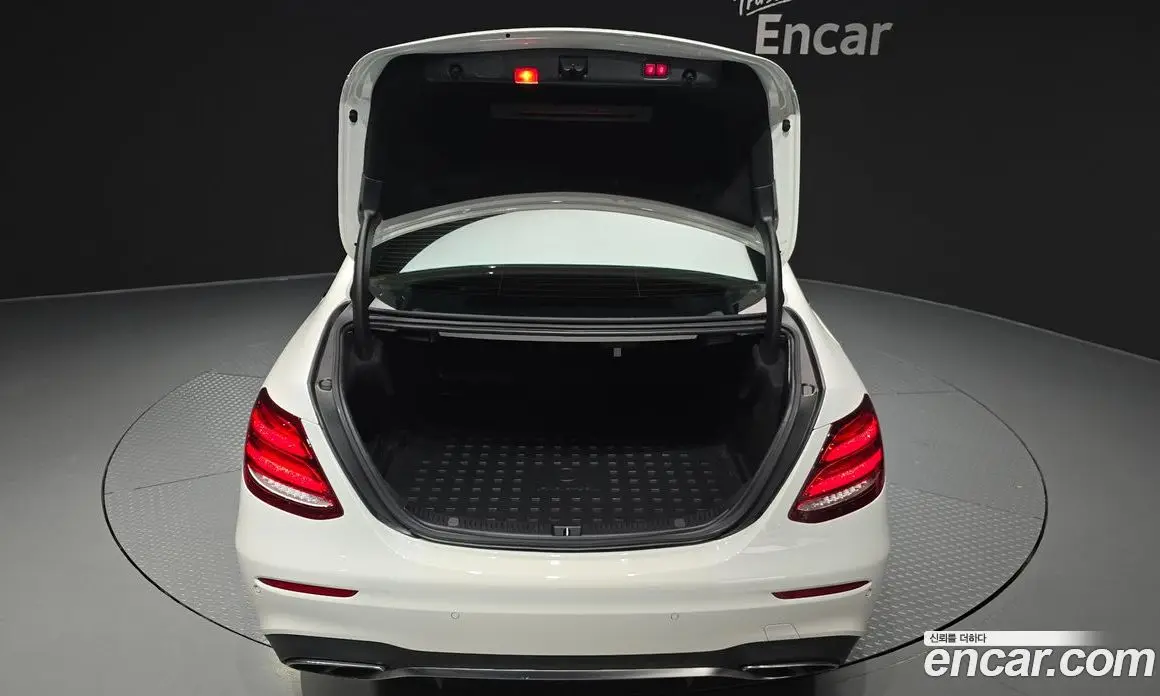 Mercedes-Benz E-Class 2017 3.0 автомат (гидро), фото 20