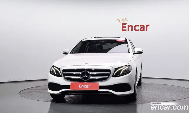 Mercedes-Benz E-Class 2018 2.0 автомат (гидро), миниатюра 2