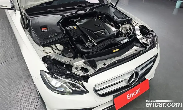 Mercedes-Benz E-Class 2018 2.0 автомат (гидро), миниатюра 5