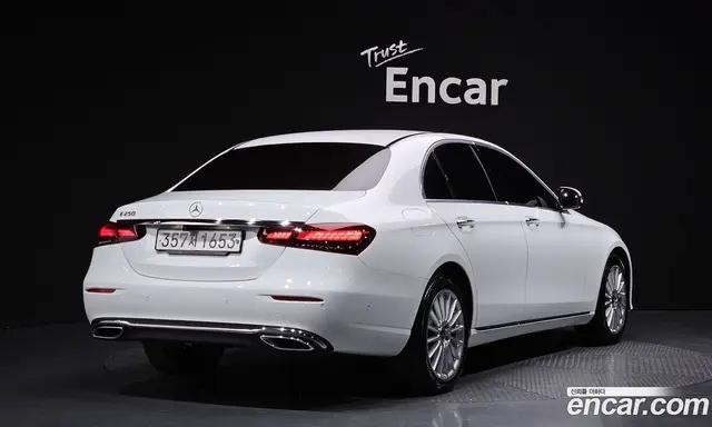 Mercedes-Benz E-Class 2021 2.0 автомат (гидро), миниатюра 2