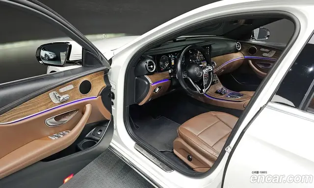 Mercedes-Benz E-Class 2021 2.0 автомат (гидро), миниатюра 11