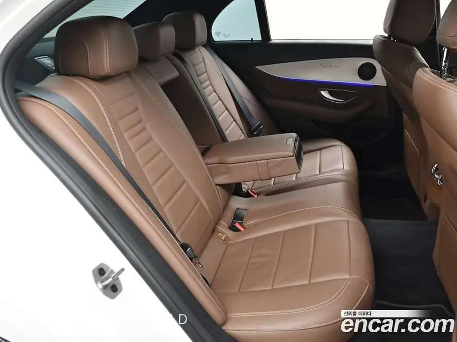 Mercedes-Benz E-Class 2021 2.0 автомат (гидро), фото 12