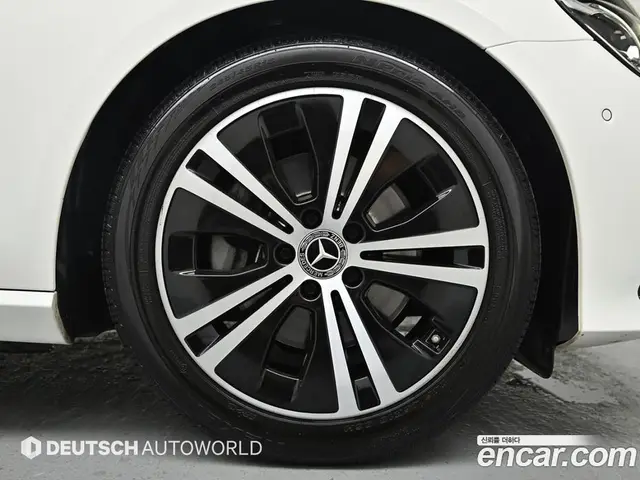 Mercedes-Benz E-Class 2021 2.0 автомат (гидро), миниатюра 5