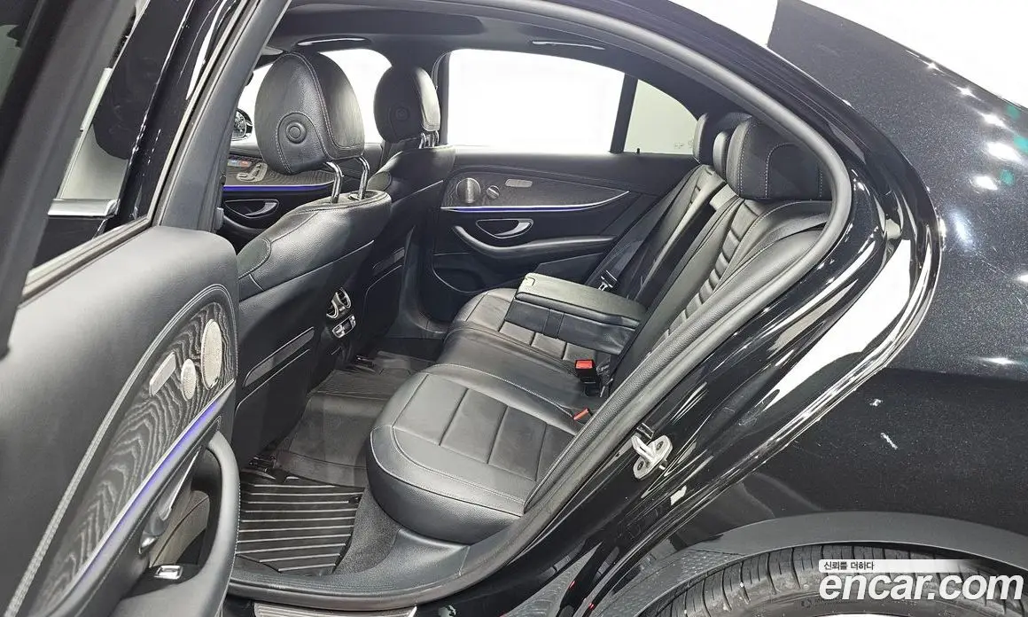 Mercedes-Benz E-Class 2022 2.0 автомат (гидро), фото 11