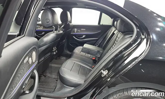 Mercedes-Benz E-Class 2022 2.0 автомат (гидро), миниатюра 11
