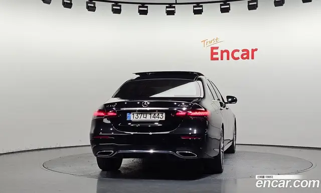 Mercedes-Benz E-Class 2022 2.0 автомат (гидро), миниатюра 4