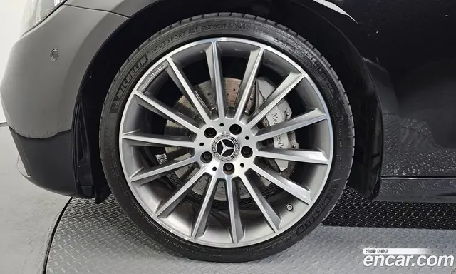 Mercedes-Benz E-Class 2022 2.0 автомат (гидро), миниатюра 5