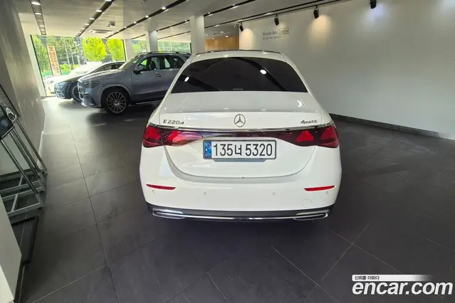 Mercedes-Benz E-Class 2024 2.0 автомат (гидро), миниатюра 4