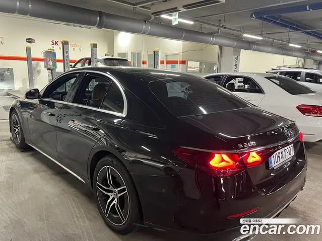 Mercedes-Benz E-Class 2025 2.0 автомат (гидро), миниатюра 3