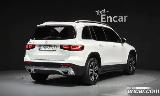 Mercedes-Benz GLB-Class 2021 2.0 автомат (гидро), миниатюра 2