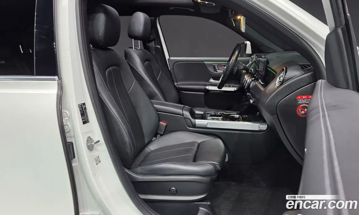 Mercedes-Benz GLB-Class 2021 2.0 автомат (гидро), фото 16