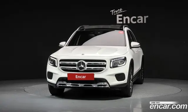 Mercedes-Benz GLB-Class 2021 2.0 автомат (гидро), миниатюра 3