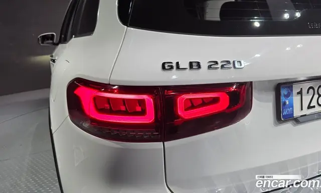 Mercedes-Benz GLB-Class 2021 2.0 автомат (гидро), миниатюра 9