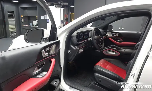 Mercedes-Benz GLE-Class 2023 2.9 автомат (гидро), миниатюра 10