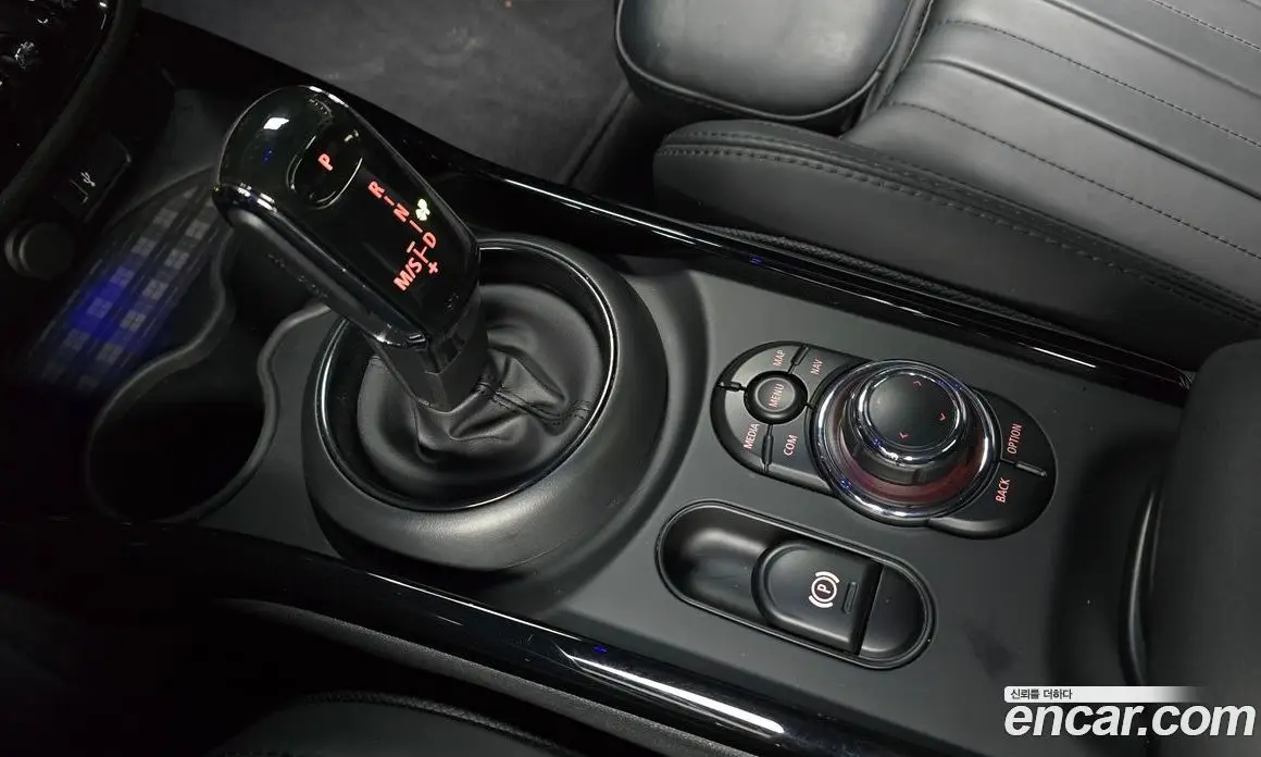 Mini Clubman 2022 2.0 автомат (гидро), фото 11