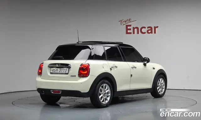 Mini Cooper 2015 1.5 автомат (гидро), миниатюра 1