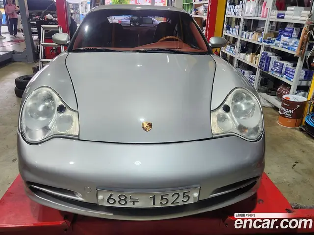 Porsche 911 2003 3.4 автомат (гидро), миниатюра 1