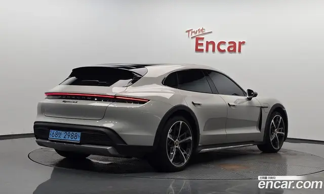 Porsche Taycan 2023 0.1 автомат (гидро), миниатюра 1