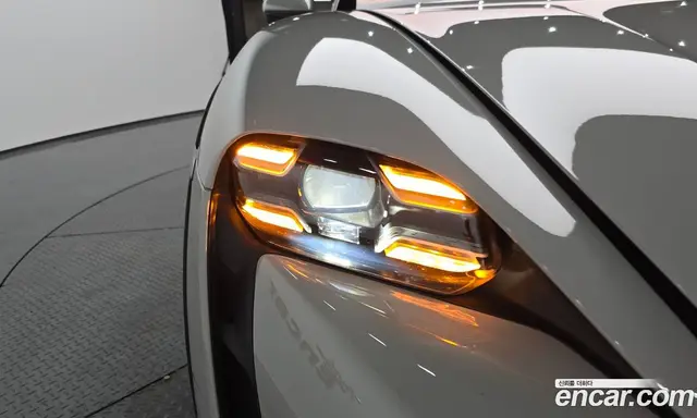 Porsche Taycan 2023 0.1 автомат (гидро), миниатюра 7