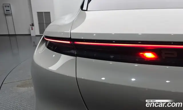 Porsche Taycan 2023 0.1 автомат (гидро), миниатюра 8