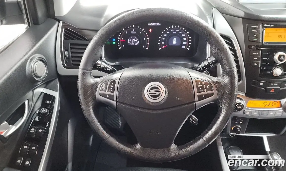 SsangYong Korando 2013 2.0 автомат (гидро), фото 16