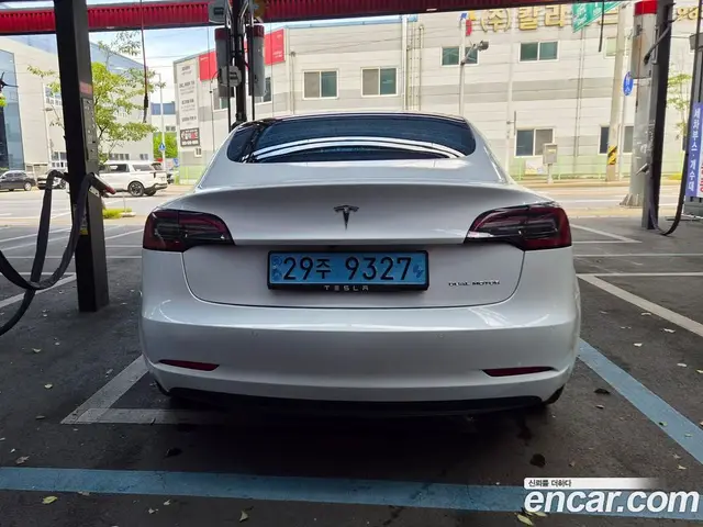 Tesla Model 3 2022 автомат (гидро), миниатюра 2