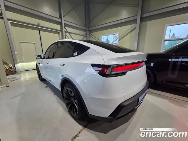 Tesla Model Y 2025 автомат (гидро), миниатюра 2